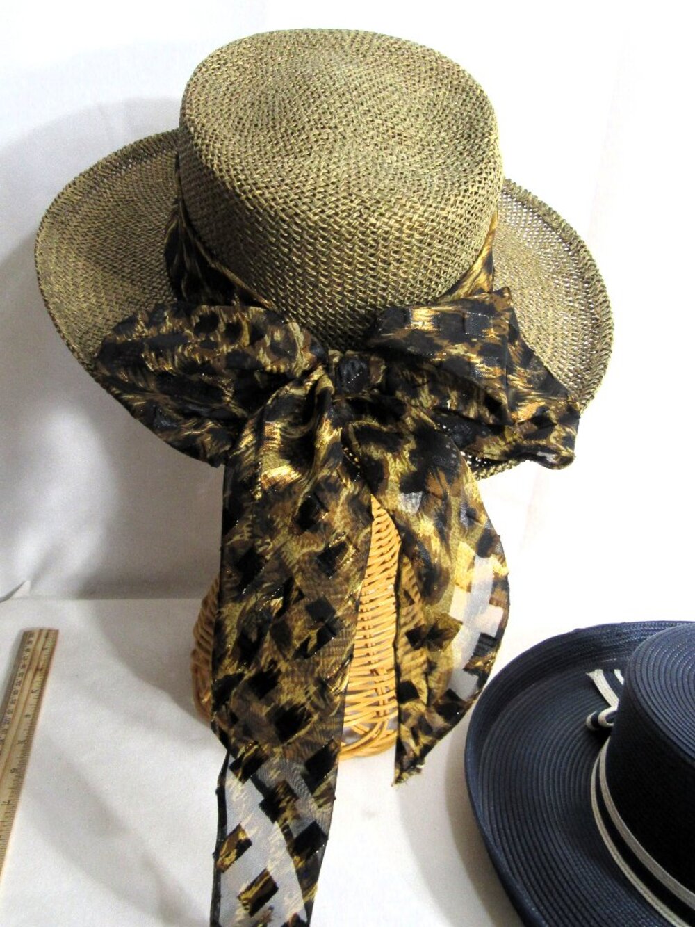 WOMAN'S STRAW HAT WITH SCARF BAND 7.5 CLEAN